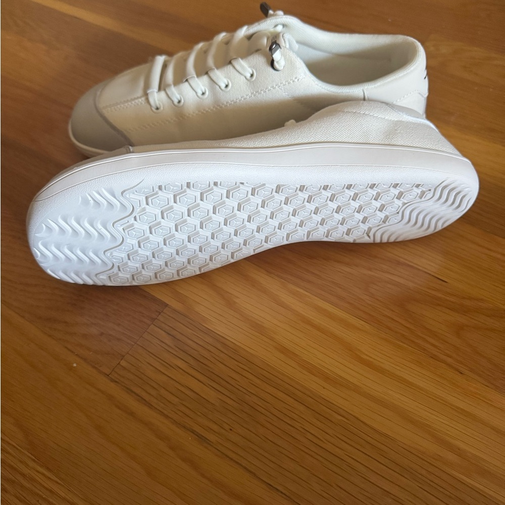 Kobibear Women's White Sneakers - Picture 2 of 4